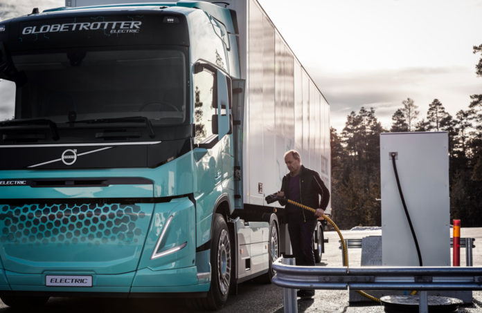 Volvo Trucks elektromos tanulmányok: Nyíltan rejtjeleznek