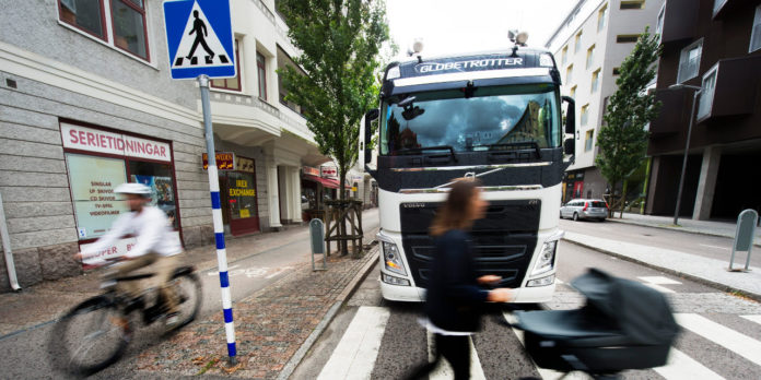 Volvo Non-Hit Truck: Árgus szemekkel