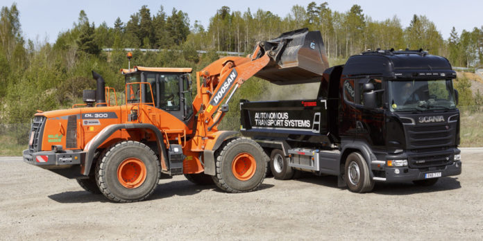 Scania önvezető nehézgépjárművek: Nicsak, most ki vezet?