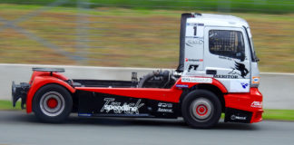 Mercedes-Benz kamionnal versenyezve: Egyre jobban