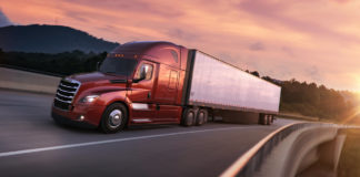 Nagyot dob és nagyot mond