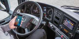 Hangvezérléses kamionok