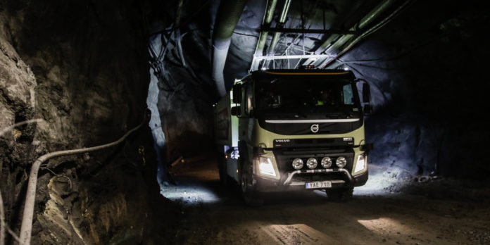 Volvo FMX autonóm bányajármű: Gépesített bányaló