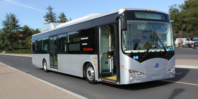 BYD elektromosbusz-gyár nyílt Komáromban: Villanybuszok Komáromból