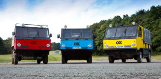 Lapra szerelt teherautó