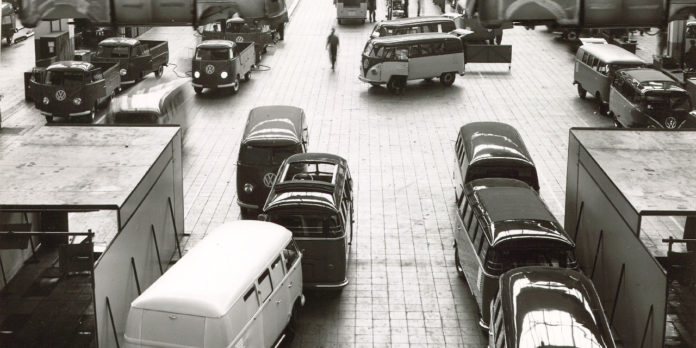 Volkswagen Transporter gyártörténelem: 60 éves múlt a Bulli-gyár