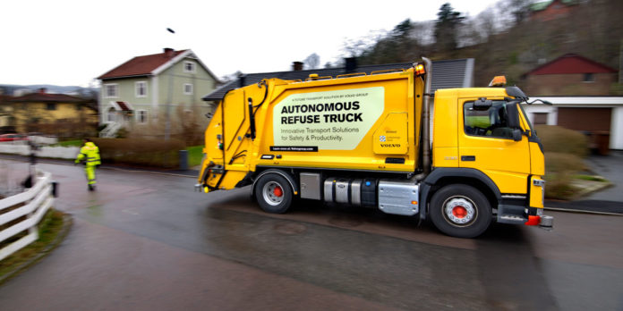 Volvo FM autonóm hulladékgyűjtő teherautó: Önvezető kukásautó