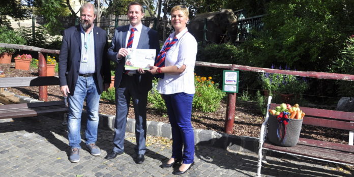 Schmitz Cargobull Kft. élő elefántja: Emblematikus örökbefogadás