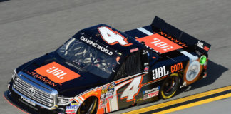 NASCAR Truck videó: A leggyorsabb pickupok