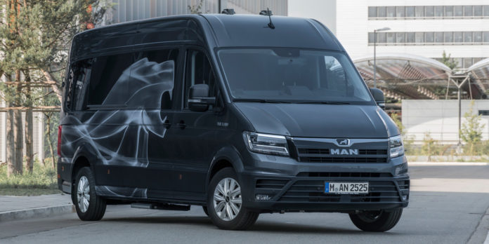 MAN TGE Park Assist videó: Csak dőlj hátra, s parkolj!