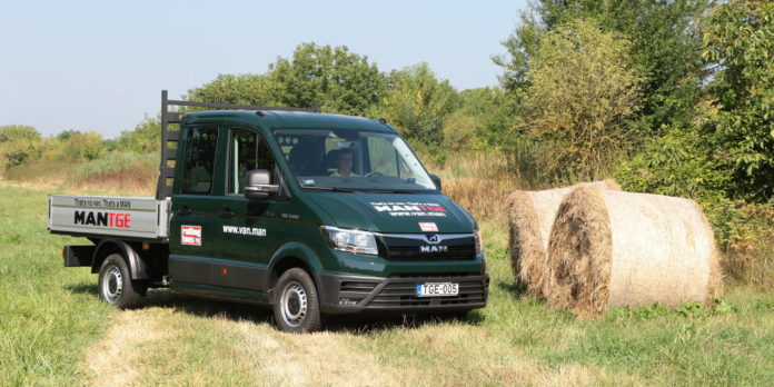 MAN TGE 3.140 4x4 duplafülke-alváz: Csapattal csapatni