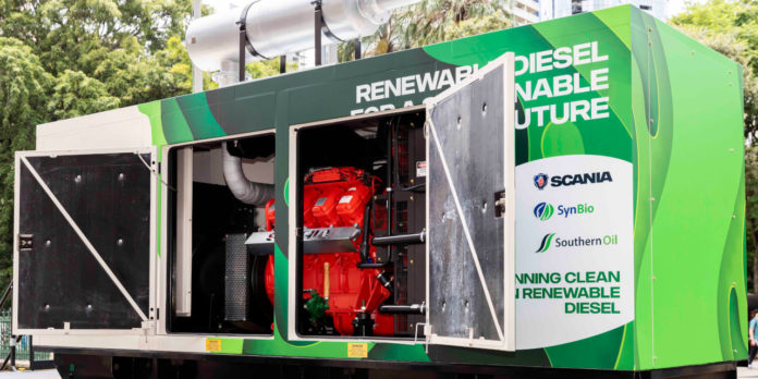 Scania tesztmotor bioüzemanyaghoz: Műanyaghulladékból biodízel