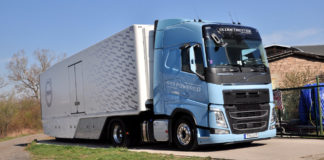 Egyedien alternatív