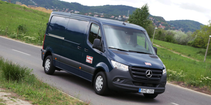 Mercedes-Benz Sprinter VS30 314 CDI L2H1: Ott segít, ahol tud
