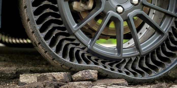 Michelin Uptis defektbiztos abroncs: Nem kell felfújni!