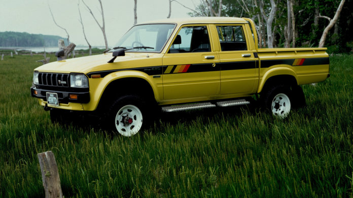 A Toyota Hilux 1–4. generációja: Szürke eminenciás