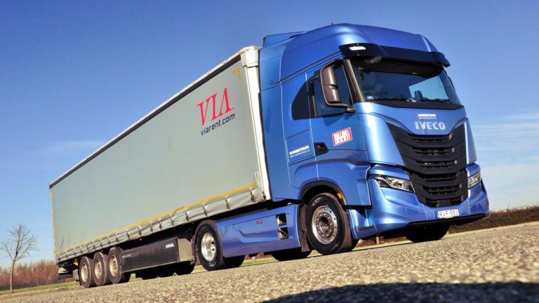 IVECO S-Way AS440S48T/P: Szépen halad