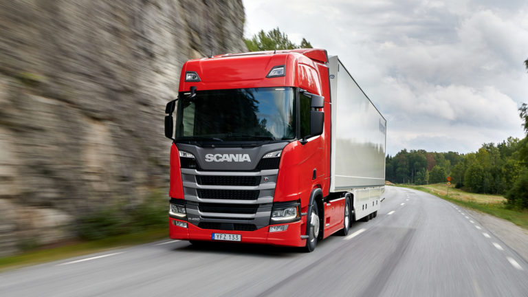 Scania Co2ntrol Cup 2020 járművezető verseny: Csúszik a verseny