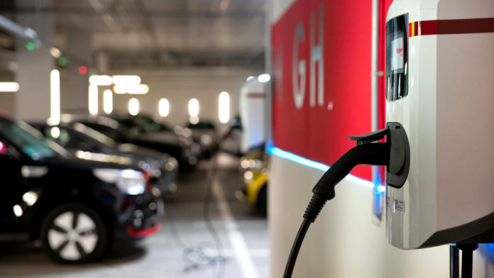 Megoldások a még több elektromos kilométerért: Elengedhetetlen a feltöltődés