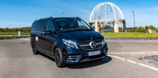 Szarkalábak a smink alatt