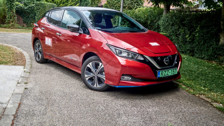 Nissan Leaf e+ 62 kWh: Egy pedál mind felett