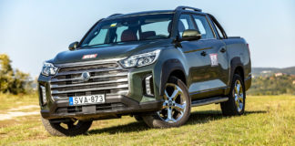 Feltűnésből jeles