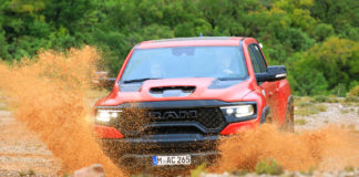 Vadorzó áruszállító