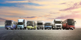 Töretlenül virágzik