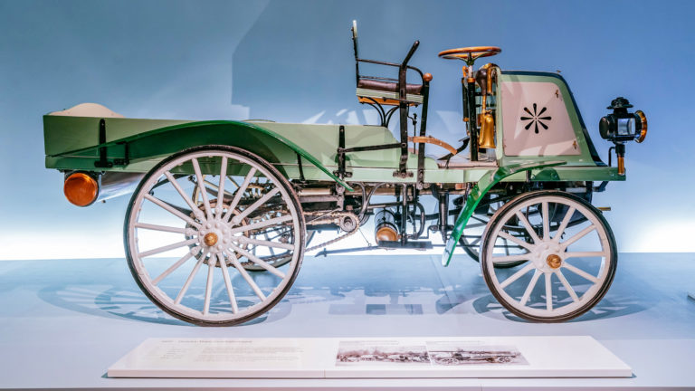 1899 Daimler Motor-Geschäftswagen: Rézkorszaki szaki