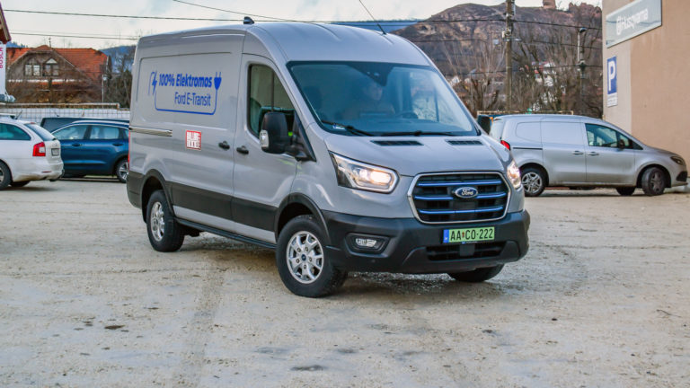 Ford E-Transit Trend 350 L2H2: Sportfurgon