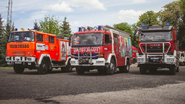 A Bicskei Önkéntes Tűzoltóság szerei: TLF járművek: Önkéntes lánglovagok