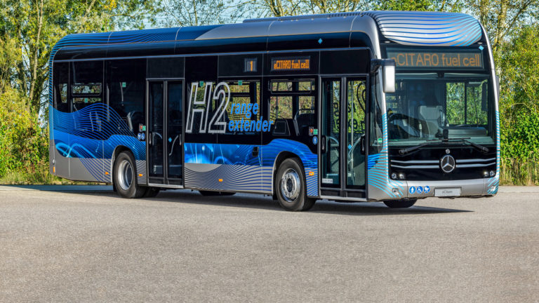 A Mercedes-Benz és a Setra buszok újdonságai: Fókuszban a biztonság