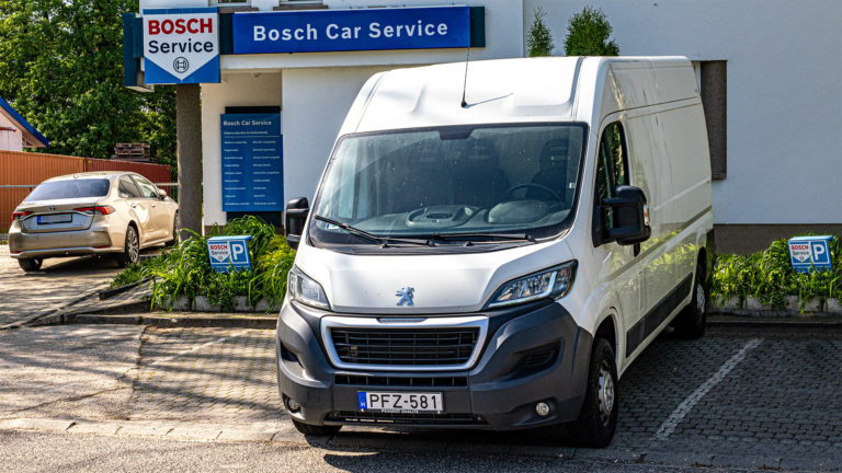 Bosch Assistance: A biztonság már a használt járművekhez is jár