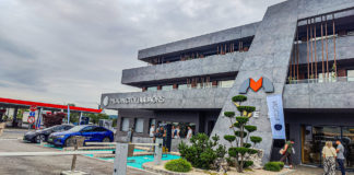 A földre szállt hold mostantól az elektromos autók otthona