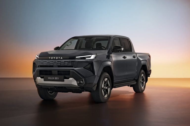 Új Toyota Hilux: Elektromos hajtással érkezik a Hilux új generációja